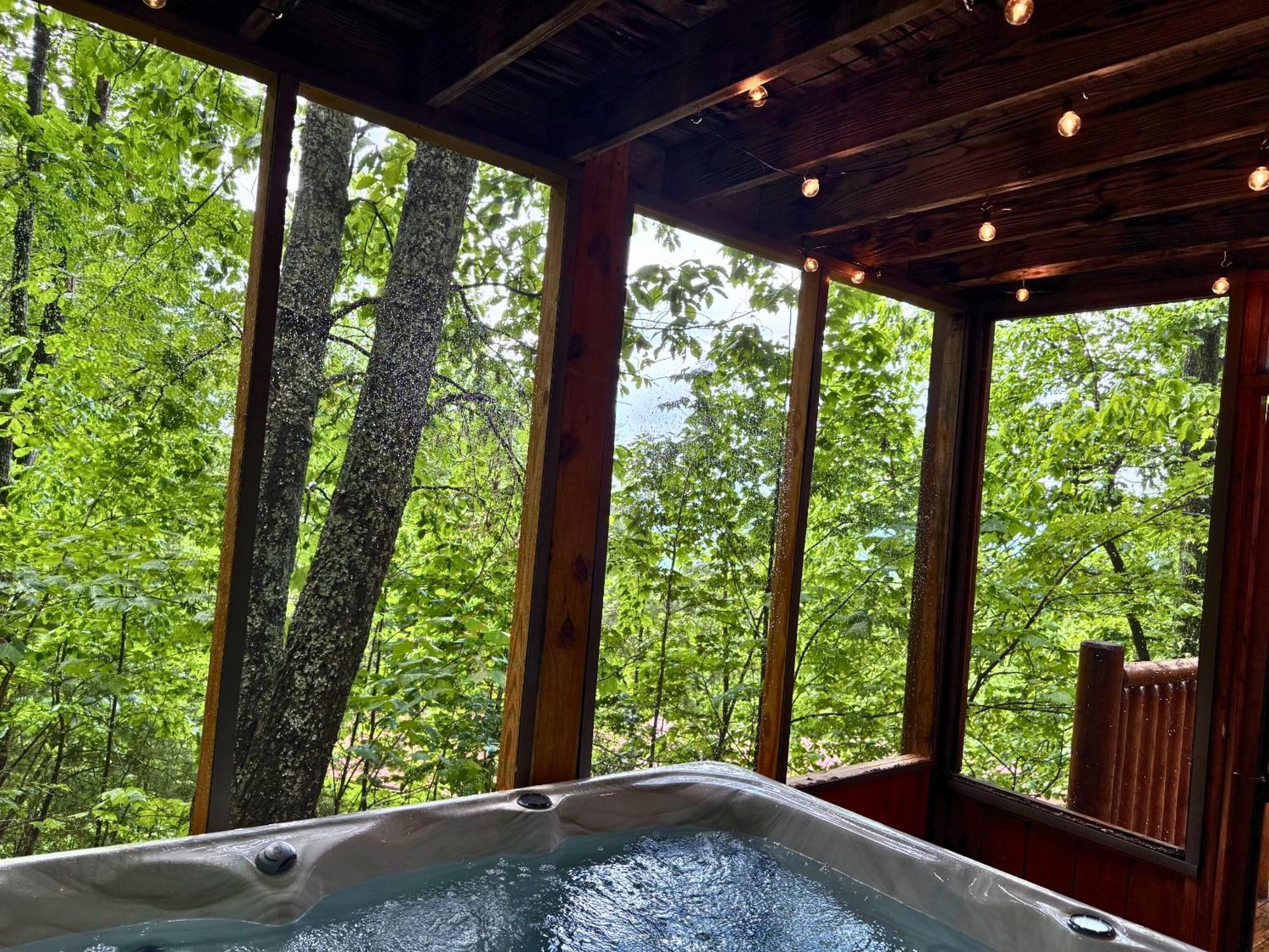 Views, Game Room And Hot Tub Bearway To Heaven Сивиървил Екстериор снимка